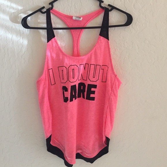 Tops - Pink cropped tank
